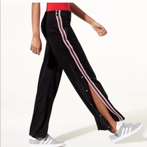 TNA Pants & Jumpsuits Aritzia Tna Womens Salish Tearaway Track